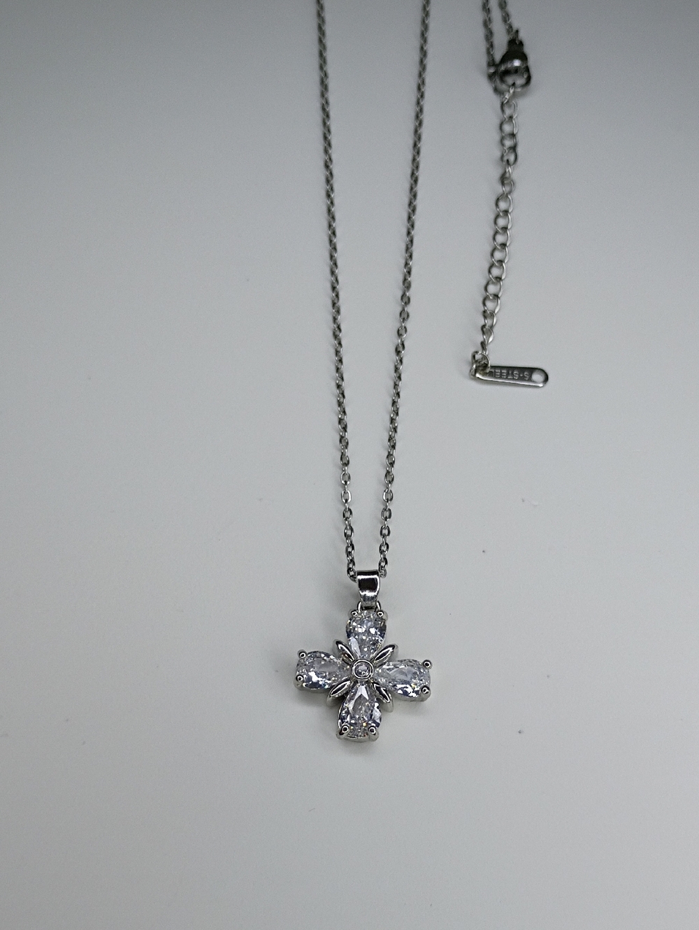 New Silver Tone Clear Crystal Floral Pendant Necklace